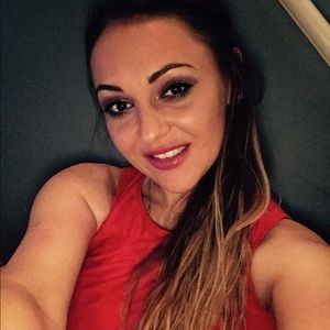 Meet your Posher, Corina