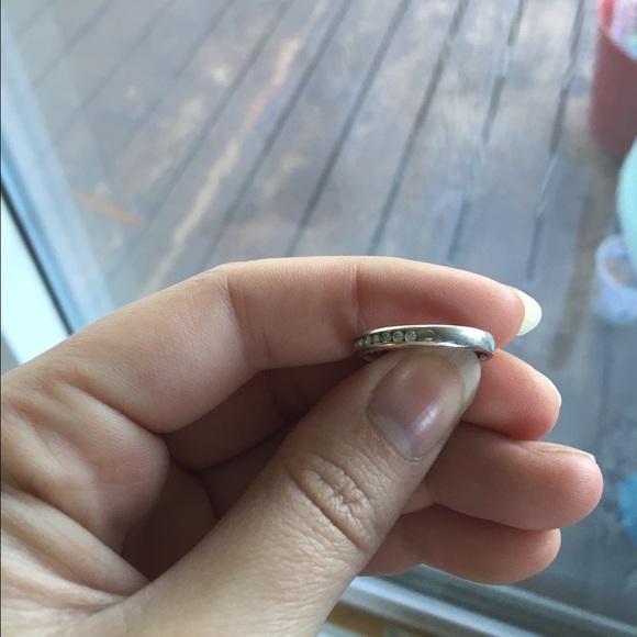 Beautiful silver wedding band - Picture 3 of 4