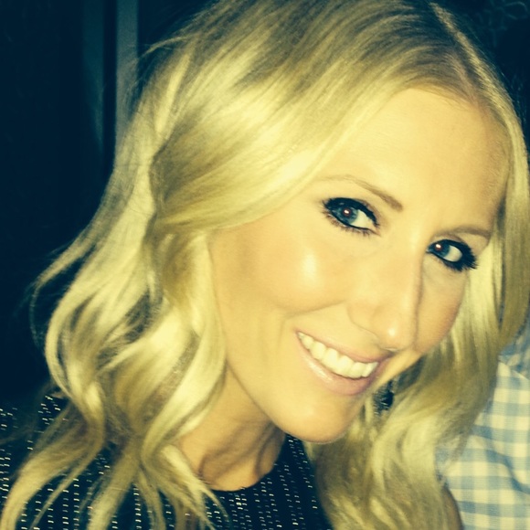 Meet your Posher, Erica - Picture 1 of 1