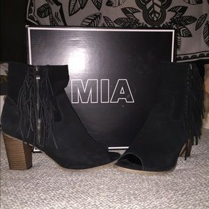 MIA " COTY" suede fringe peep toe bootie