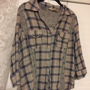 Women's Buckle/day trip flannel with lace detail