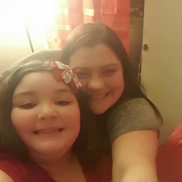 Meet your Posher, Candice - Picture 1 of 1