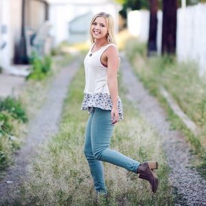 Meet your Posher, Abbie