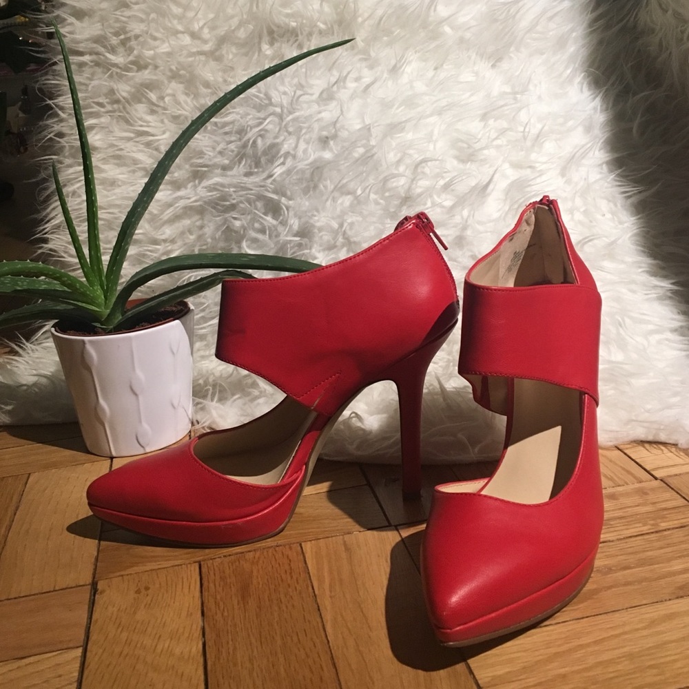 Nine West Red Pointy Toe Heels
