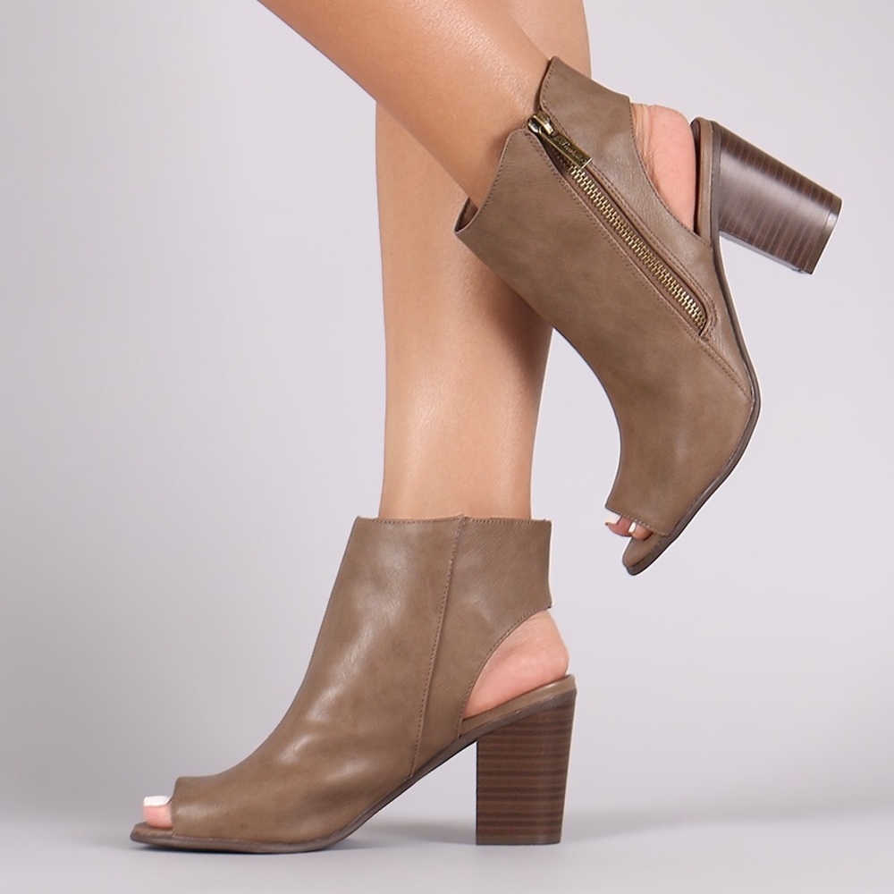 NIB Breckelle Taupe Zip Up Peep Toe Chunky Mules