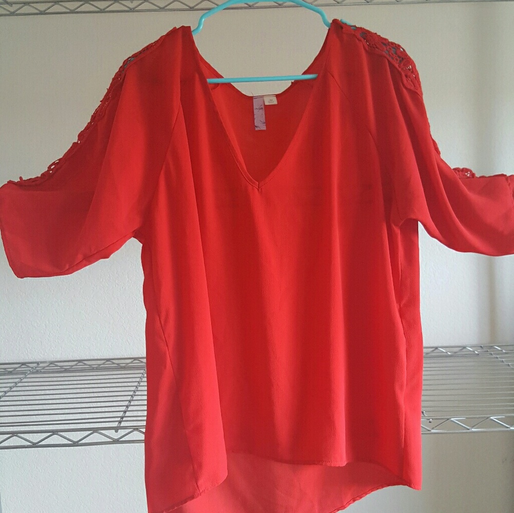 3/4 sleeve red blouse
