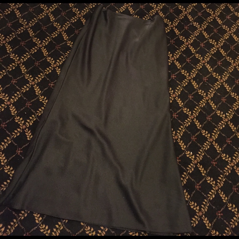 Elegant black skirt