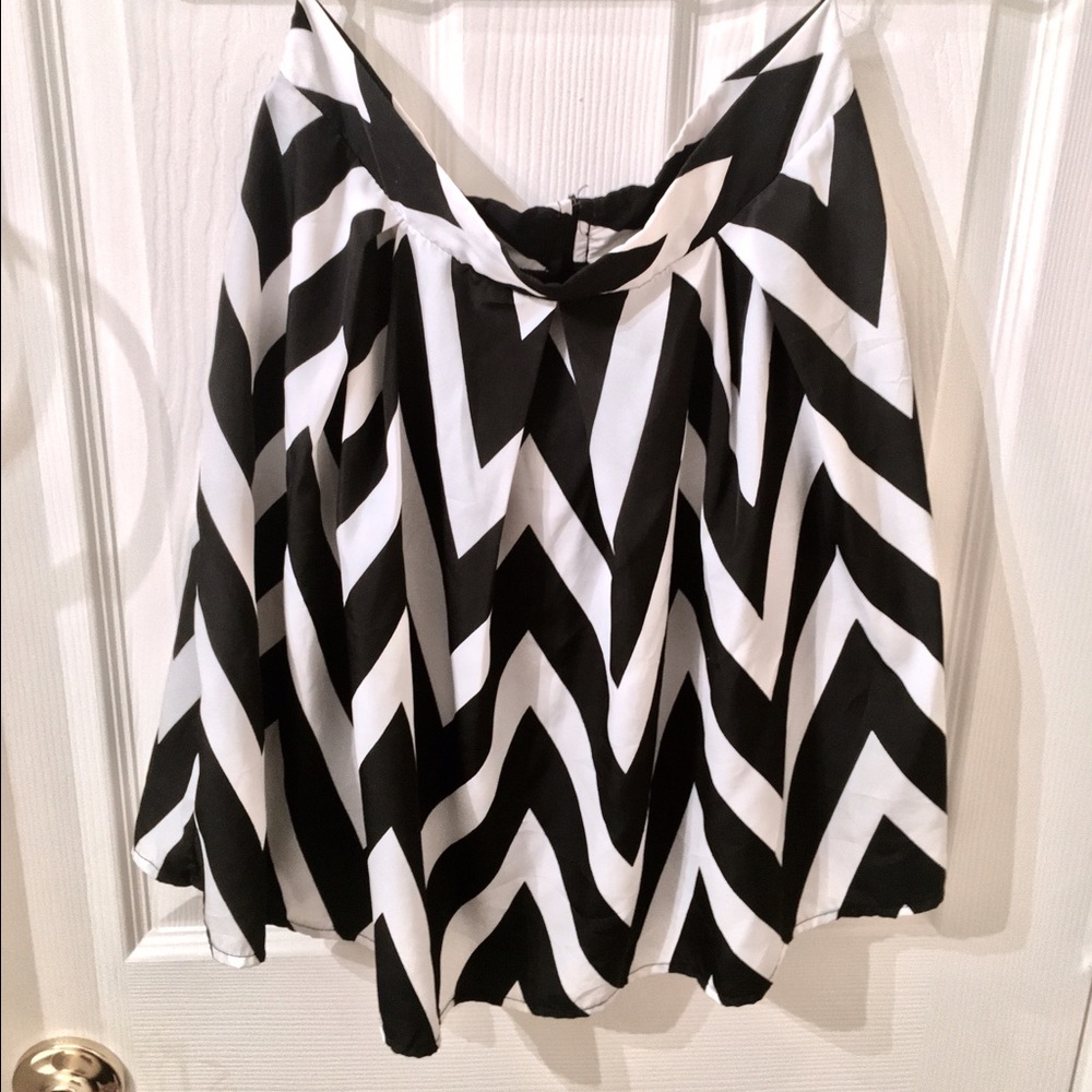 Chevron Black and white skirt
