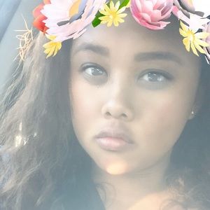 Meet your Posher, Eva