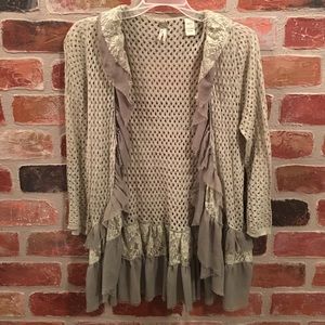 Buckle lace ruffled edge cardigan