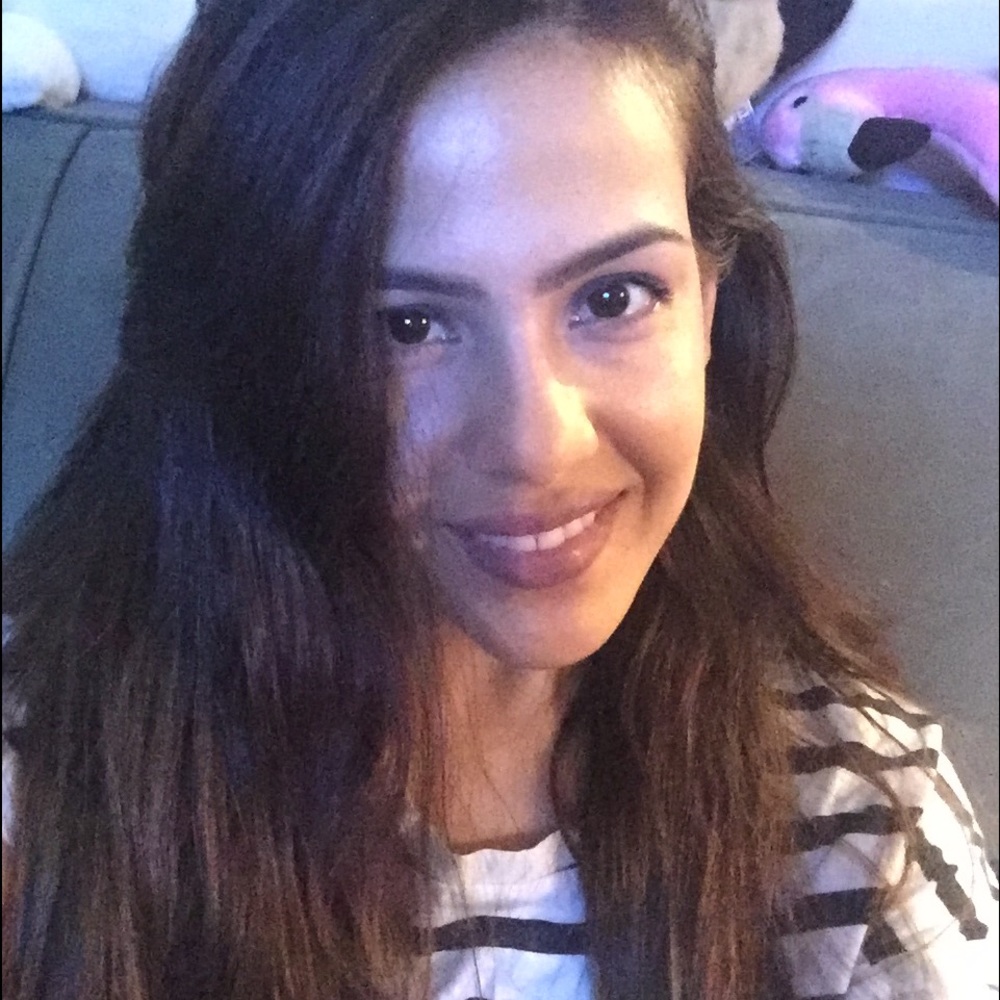 Meet your Posher, Viviana