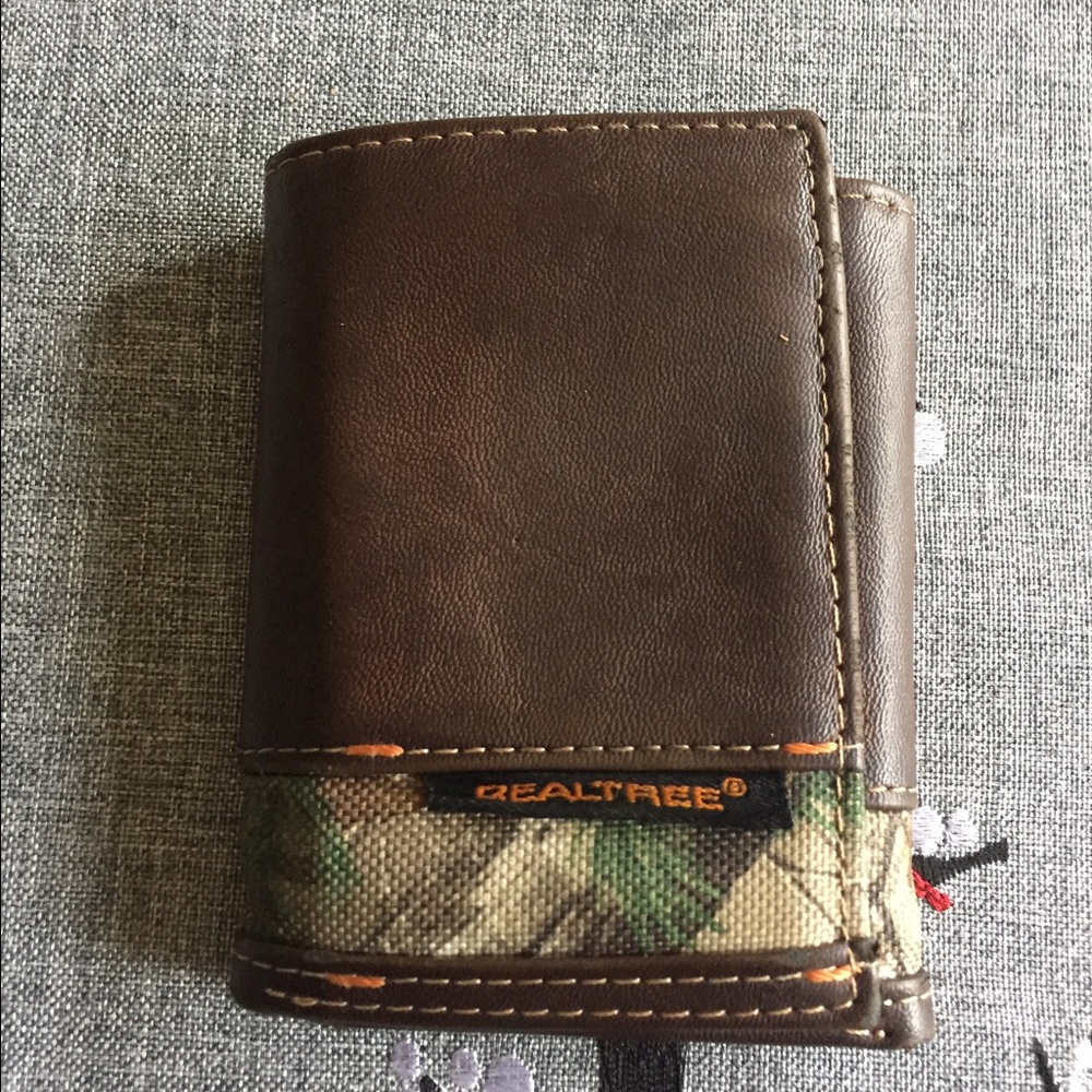 Leather camo wallet