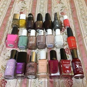21 assorted nail polish colors 💅