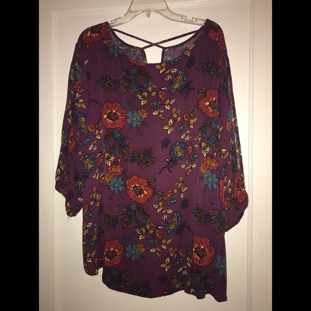 Open sleeve flowly top