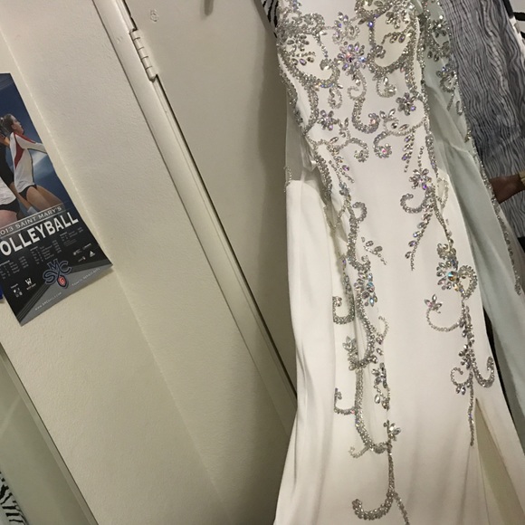 Prom dress - Picture 3 of 4