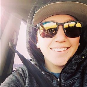 Meet your Posher, Danielle