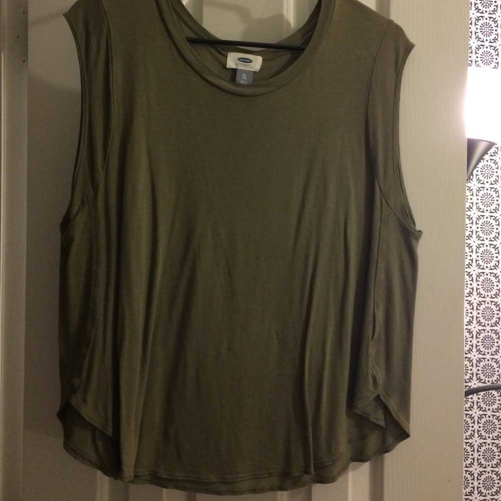 SUPER CUTE FLOWY SHIRT!!!