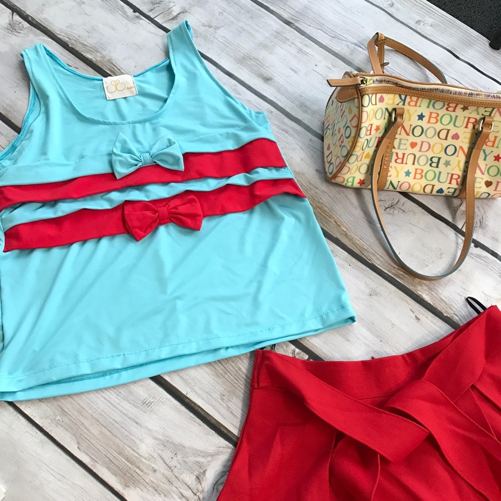 Blue & red bow cropped top