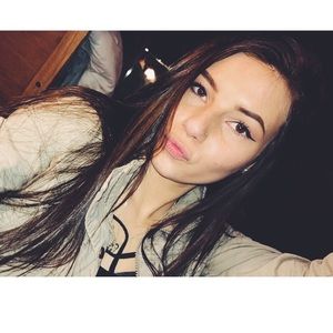 Meet your Posher, Ashlee