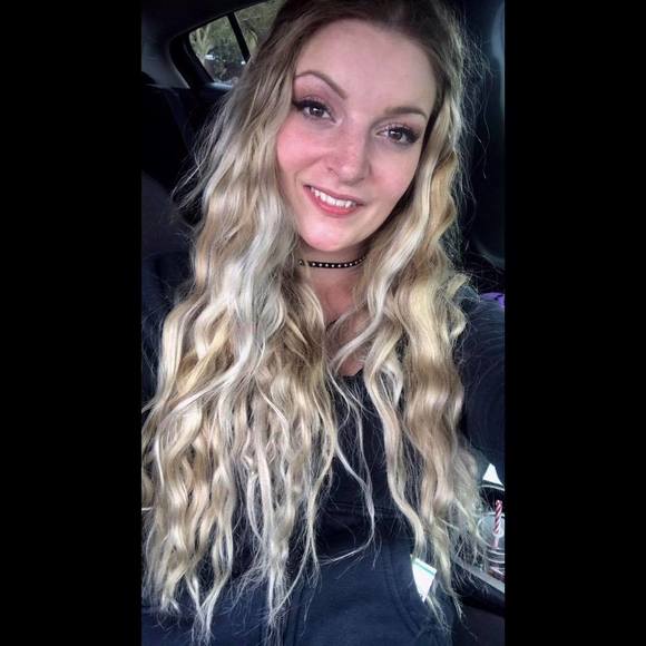 Meet your Posher, Britni - Picture 1 of 1