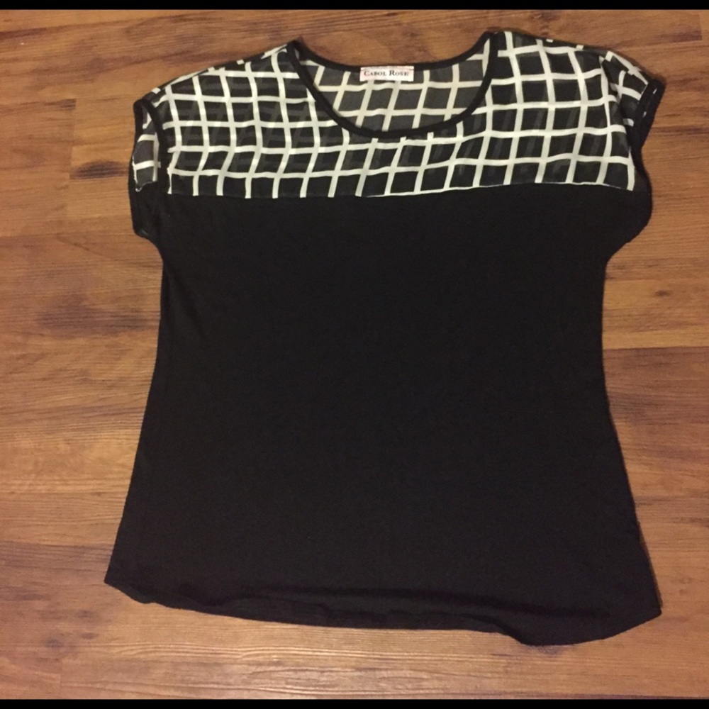 Cute short sleeved top