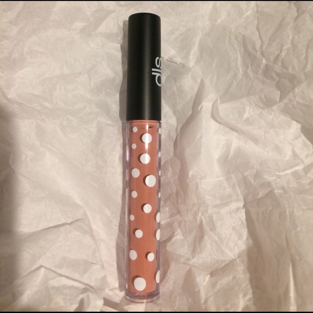 DLS matte lipstick