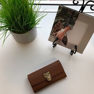 ⭐️⭐️Michael kors hamilton wallet⭐️⭐️