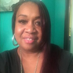 Meet your Posher, Pamela