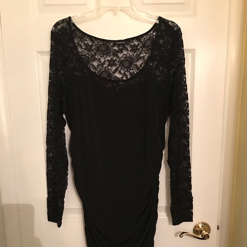 Black lace dress