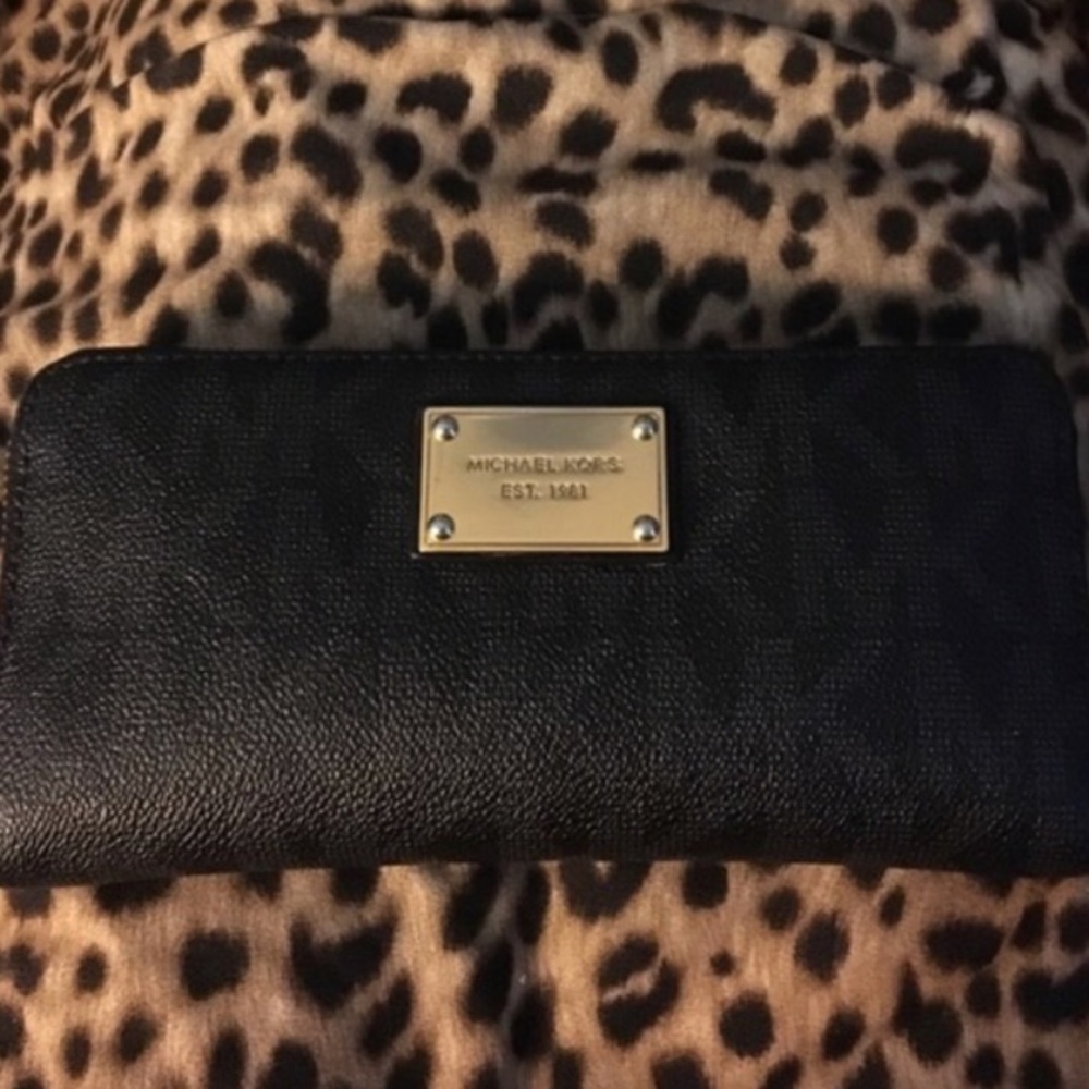 Authentic MK wallet