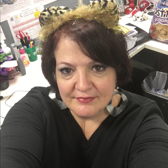 Meet your Posher, Kim - Picture 1 of 1