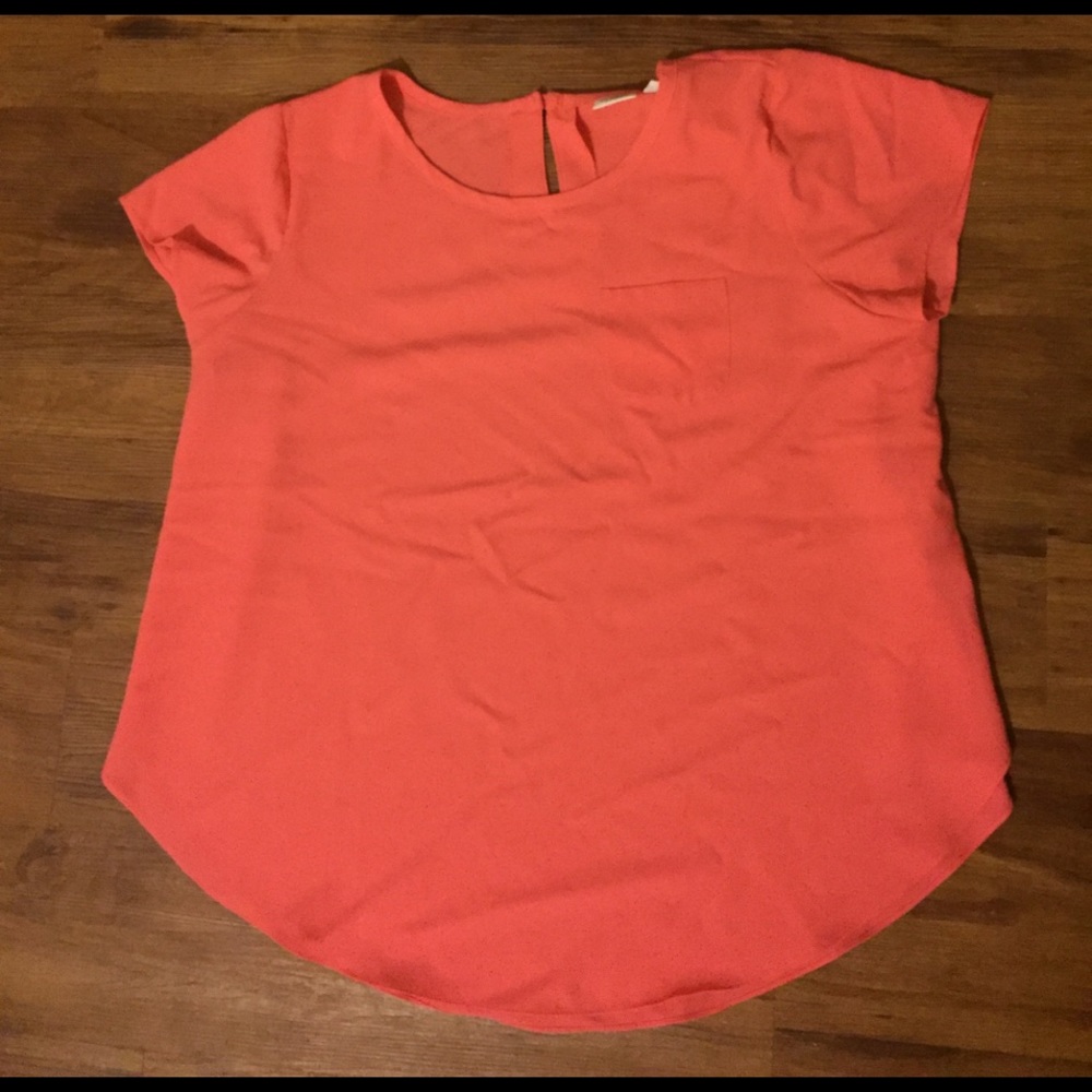 Pink short sleeved top