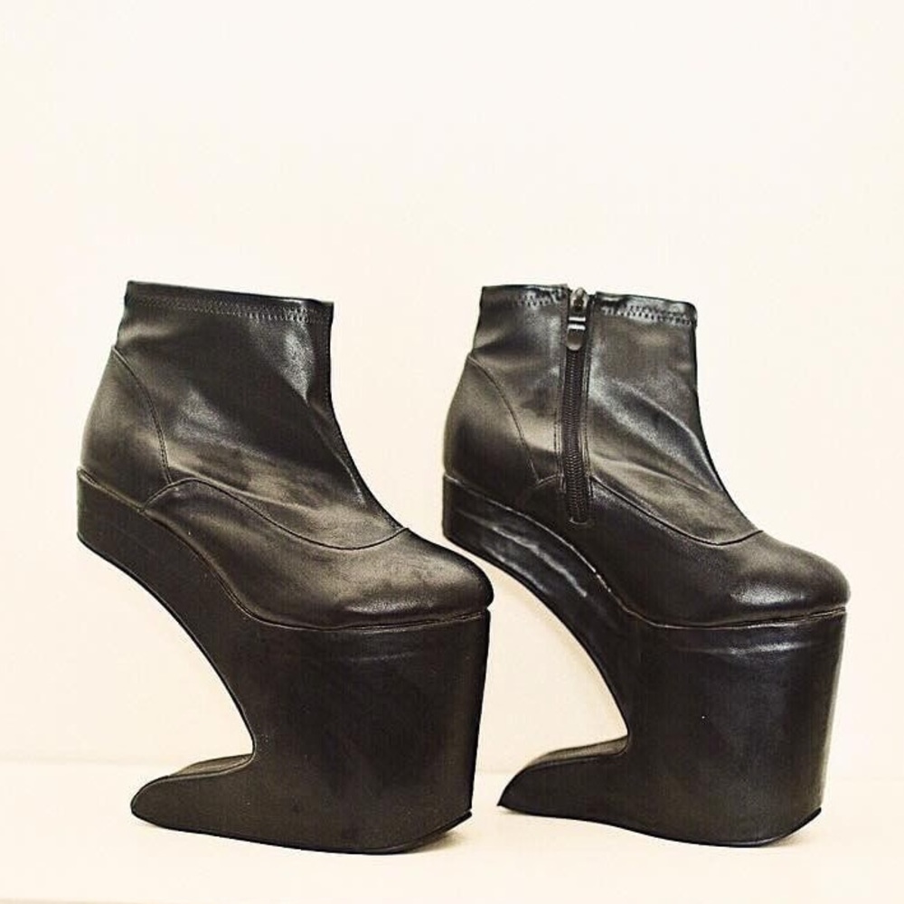 FLASH SALE! "HEEL-LESS" PLATFORM BOOTIES