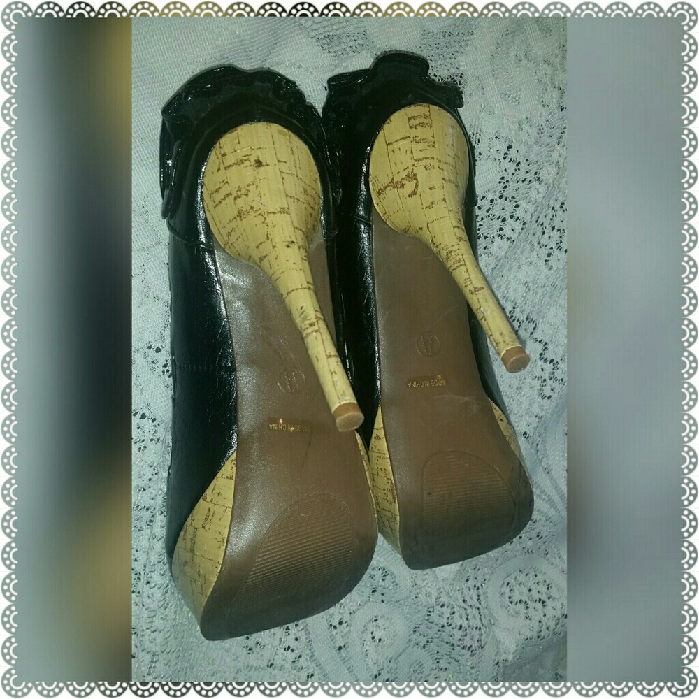 Black Ruffle Stilettos - Picture 2 of 4