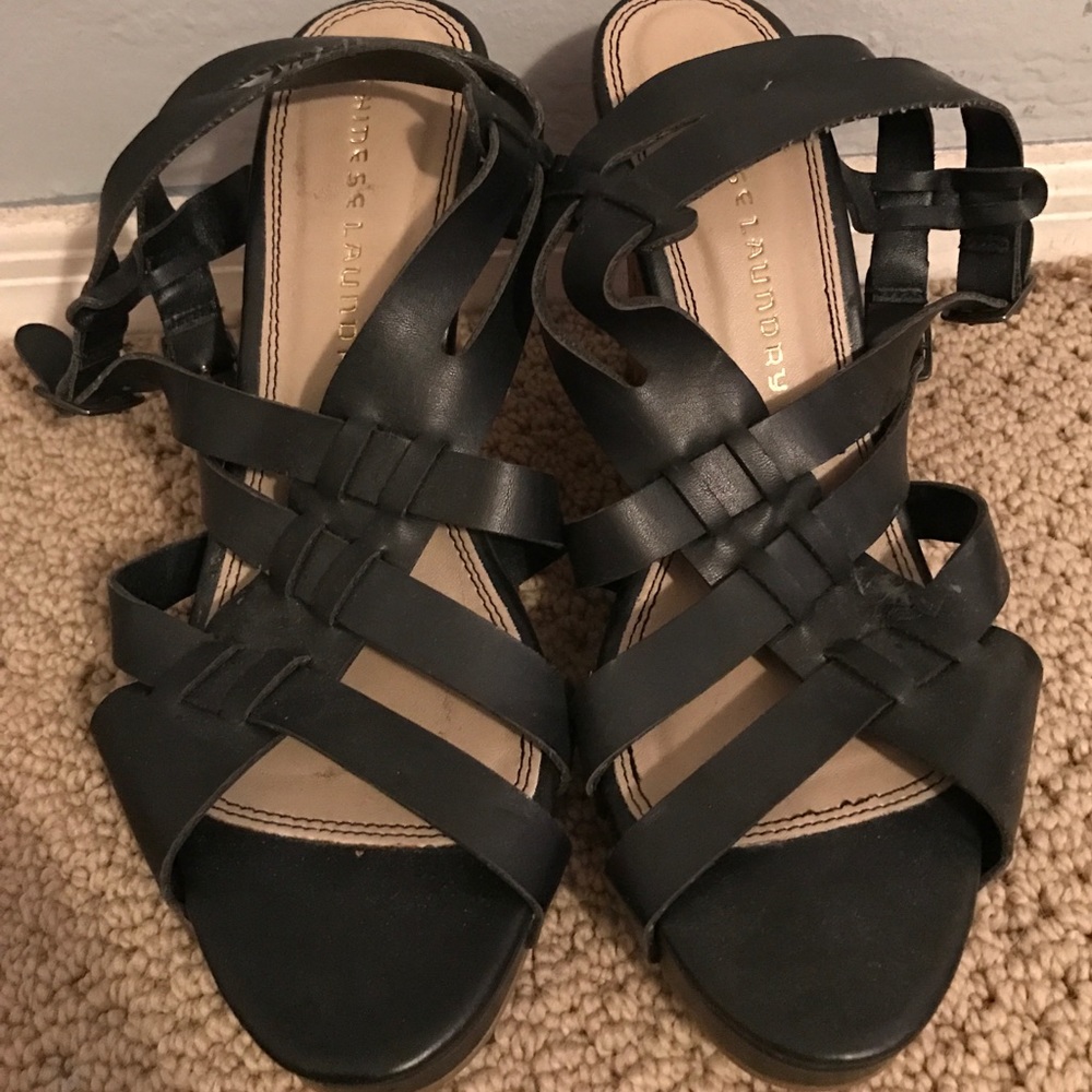 Black wedges