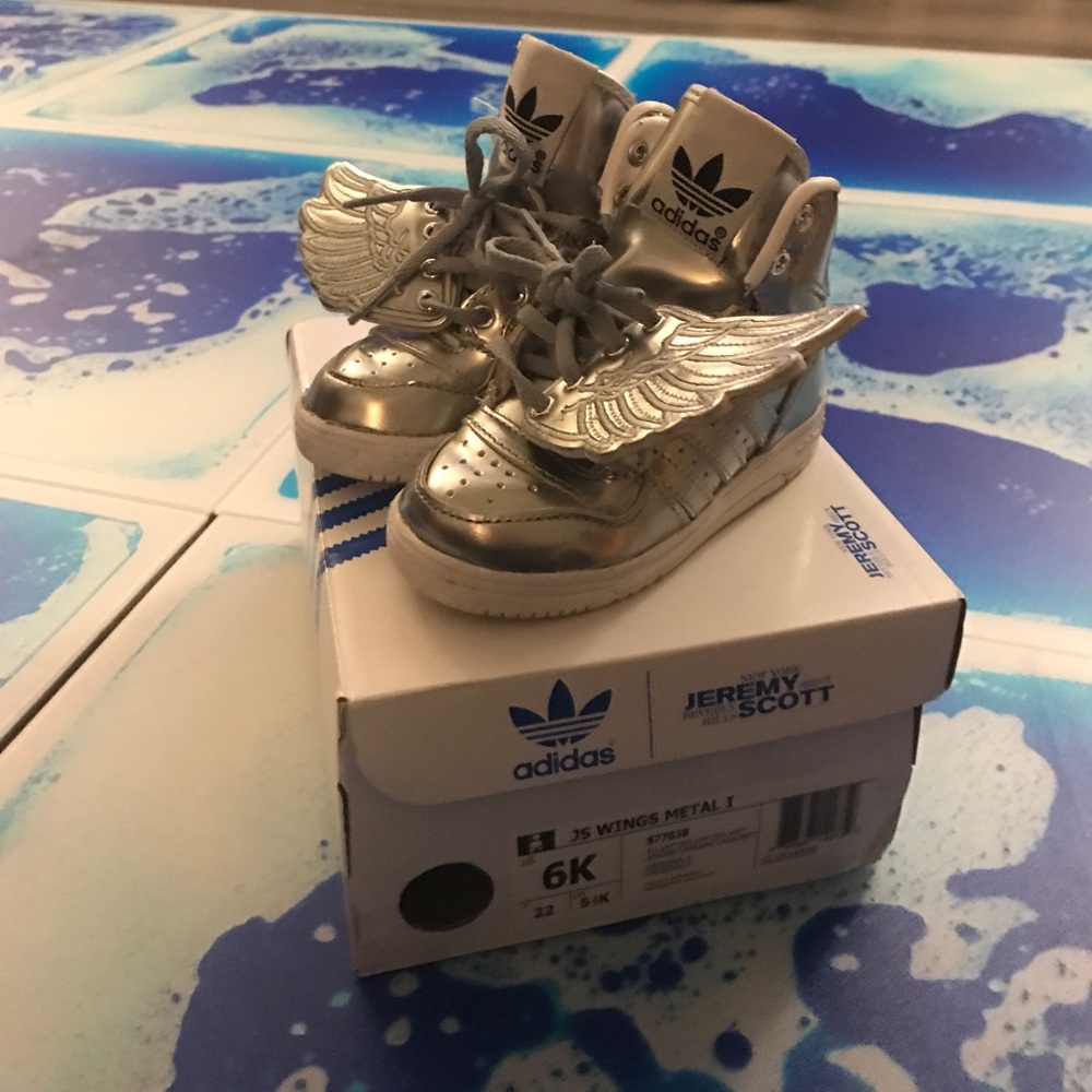Jeremy Scott adidas js wings metallic size 6k