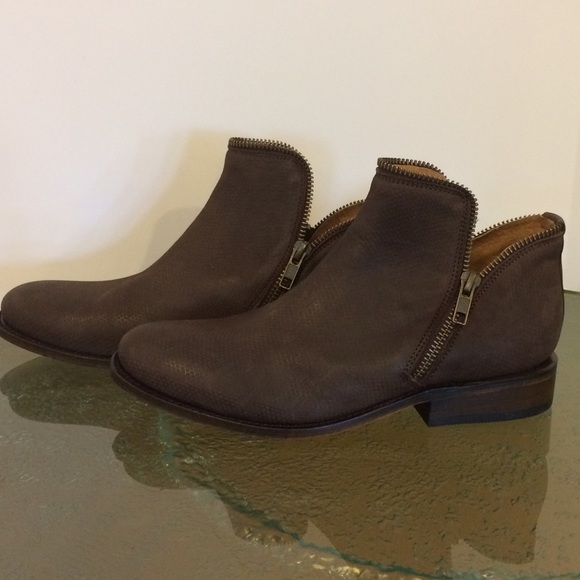 Matisse Zipper Ankle Boot - Picture 2 of 6