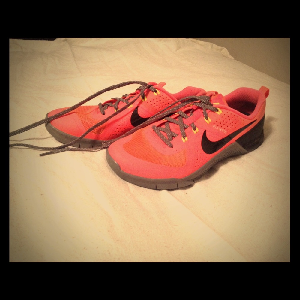 Nike tennis shoes