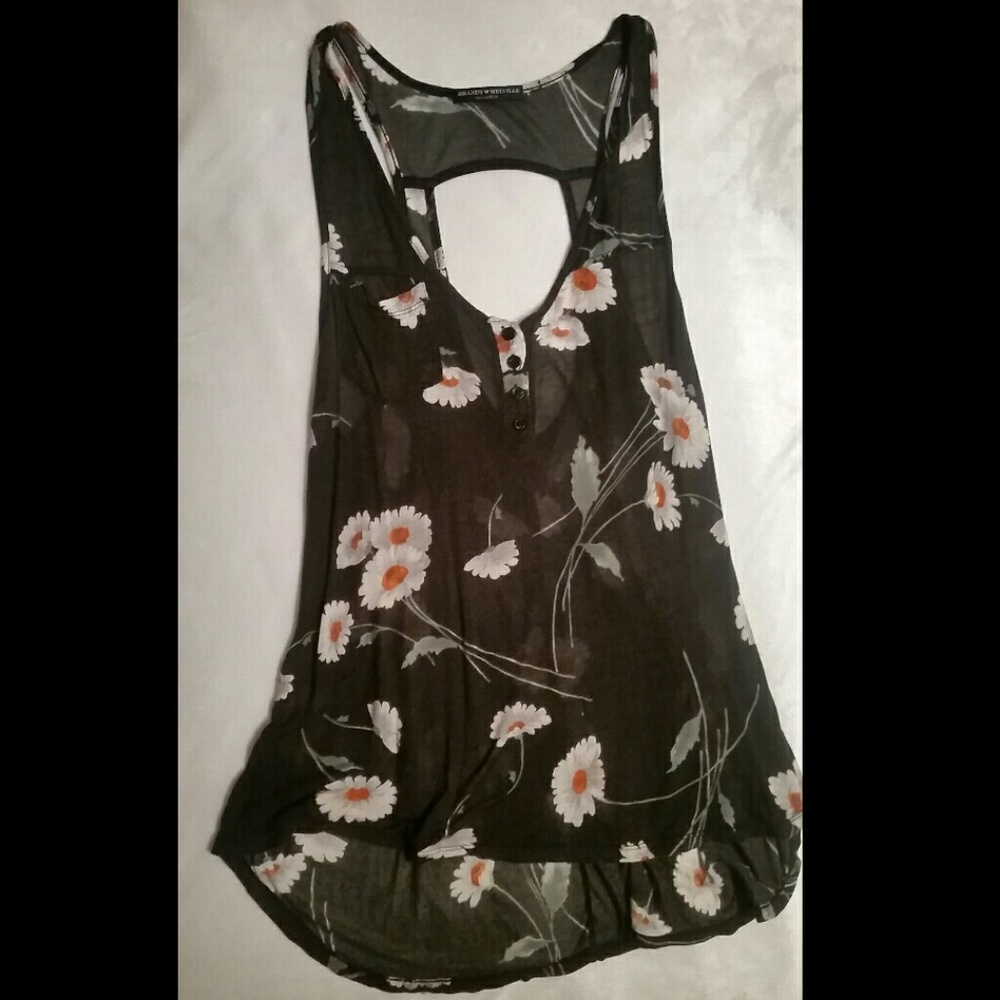 Flower tank with open back
