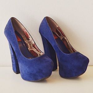 FLASH SALE! Blue Suede Platform Pumps
