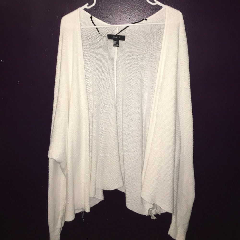 WHITE KNITTED CARDIGAN
