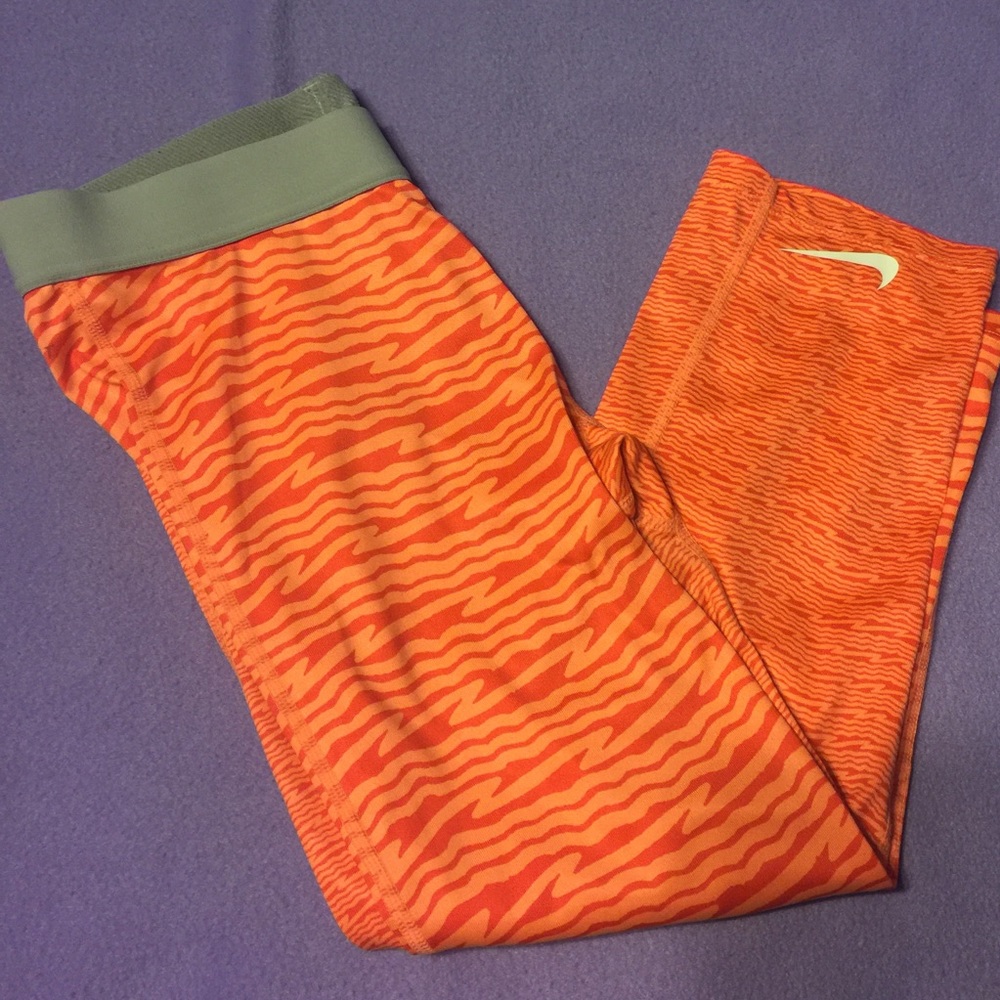 Nike pro girls legging size XL EUC orange zebra