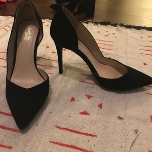 Black stiletto pumps