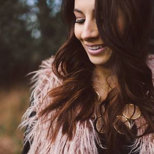 Meet your Posher, Raegen