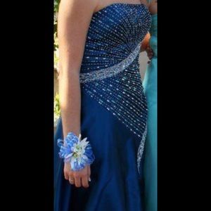 Deep blue prom dress