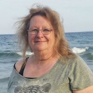 Meet your Posher, Lois