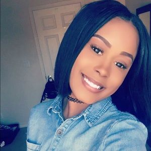 Meet your Posher, Yamila