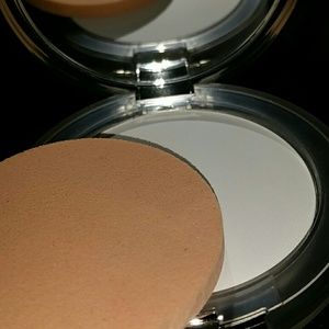 Clinique stay-matte universal blotting powder