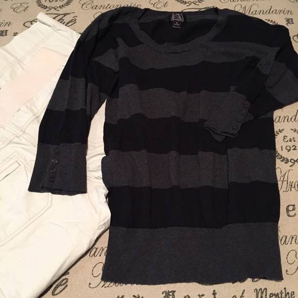 Motherhood Maternity Tops - ❤️FINAL SALE❤️Maternity sweater size Large Motherhood Maternity Tops - ❤️FINAL SALE❤️Maternity sweater size Large
