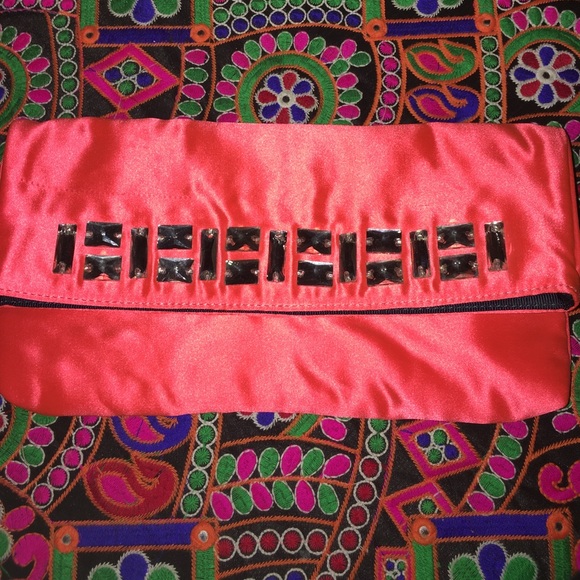 JUICY COUTURE 🎀 satin clutch - Picture 3 of 5